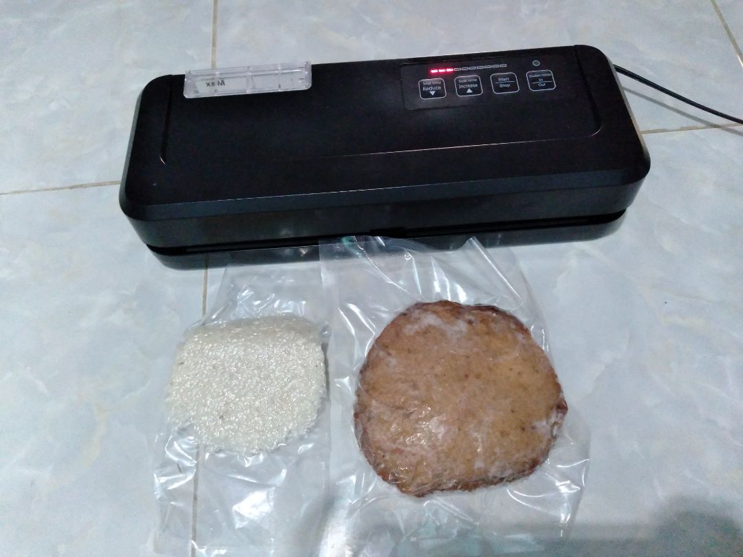 Mình mở hộp ra thì thấy cả trên bao bì và sản phẩm không có in logo thương hiệu. Mình tìm mãi mới thấy chữ Shineye xanh lá, nhỏ tí ở mặt dưới sản phẩm. Chẳng biết sản phẩm này như thế nào, rồi cả chẳng thấy nguôn gốc xuất xứ gì hết. Mọi người mua sản phẩm này xem kĩ trước khi nhận hàng nha.