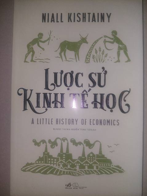 Kinh tế học có thể coi là khoa học nghiên cứu cách thức con người sống trong một thế giới với các nguồn lực “ khan hiếm “. Kinh tế học đồng hành cùng các ngành khoa học về xã hội loài người bắt đầu từ những nhà triết học cổ đại cho đến những nhà tư vấn chính sách giải quyết những vấn đề toàn cầu hiện nay.
Cuốn “ Lược sử kinh tế học” đã tóm lược toàn bộ quá trình đó bằng những câu chuyện kể ngắn gọn súc tích ở đó các nhà tư tưởng đã xem xét nền kinh tế theo nhiều cách khác nhau với đủ loại đức tin chính trị, họ đưa ra những ý tưởng khác nhau để giải quyết các vấn đề trong thời đại của họ. Đây là một cuốn sách bổ ích giúp người đọc dù là bình dân hay nhà nghiên cứu kinh tế, là một tổ chức doanh nghiệp cho đến chính phủ hiểu bản chất những vấn đề cơ bản của nền kinh tế tự tìm ra cho mình những phương thức để có thể đối mặt với các vấn đề kinh tế ngày nay, cho dù đó là sự bất bình đẳng cực đoan, khủng hoảng tài chính hay các vấn đề môi trường…

“Phải làm gì để sống tốt trong xã hội loài người? Mọi người cần gì để được hạnh phúc và thỏa mãn? Điều gì làm cho họ thực sự phát triển mạnh mẽ? Đó là nơi kinh tế học bắt đầu và, sau tất cả các tranh luận và bất đồng, đó là nơi mà nó phải bắt đầu lại một lần nữa.”