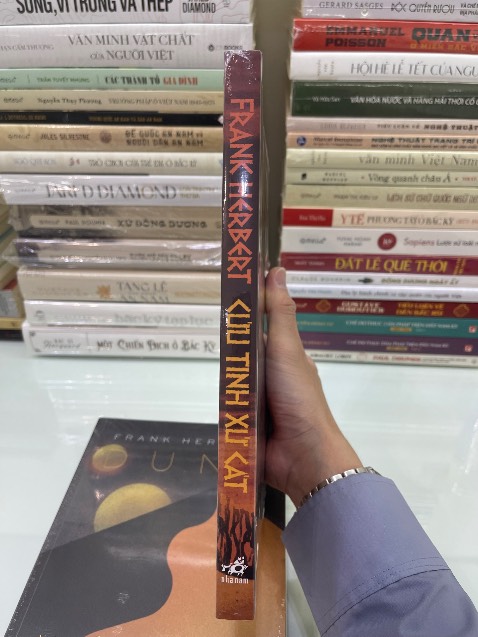 Phần 2 hơi ngắn 1 chút . vẫn 10 điểm 
Ko có nhưng