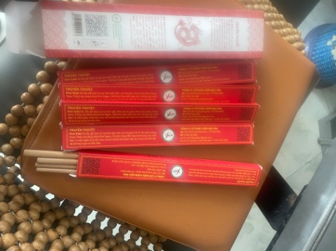 Đã mua mới dùng 
Có như lời quảng cáo 
Không cong không mốc không bị đen thâm 
Sẽ đánh giá cao nhất khi sử dụng thời gian OK