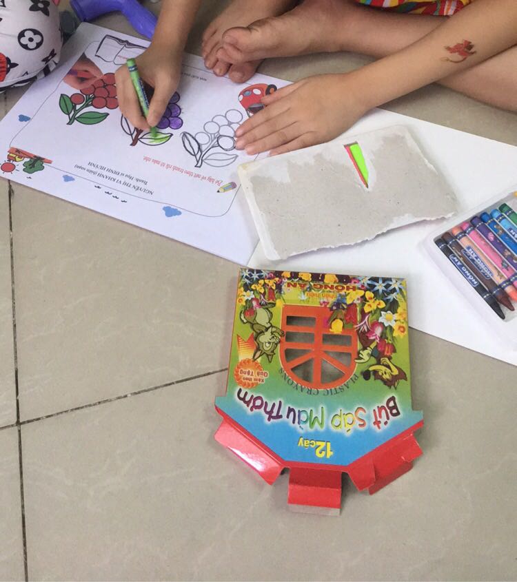 Sách được giao đúng hạn & đóng gói cẩn thận, in màu đẹp, giá bán được giảm nhiều, sẽ tiếp tục ủng hộ Tiki dài dài