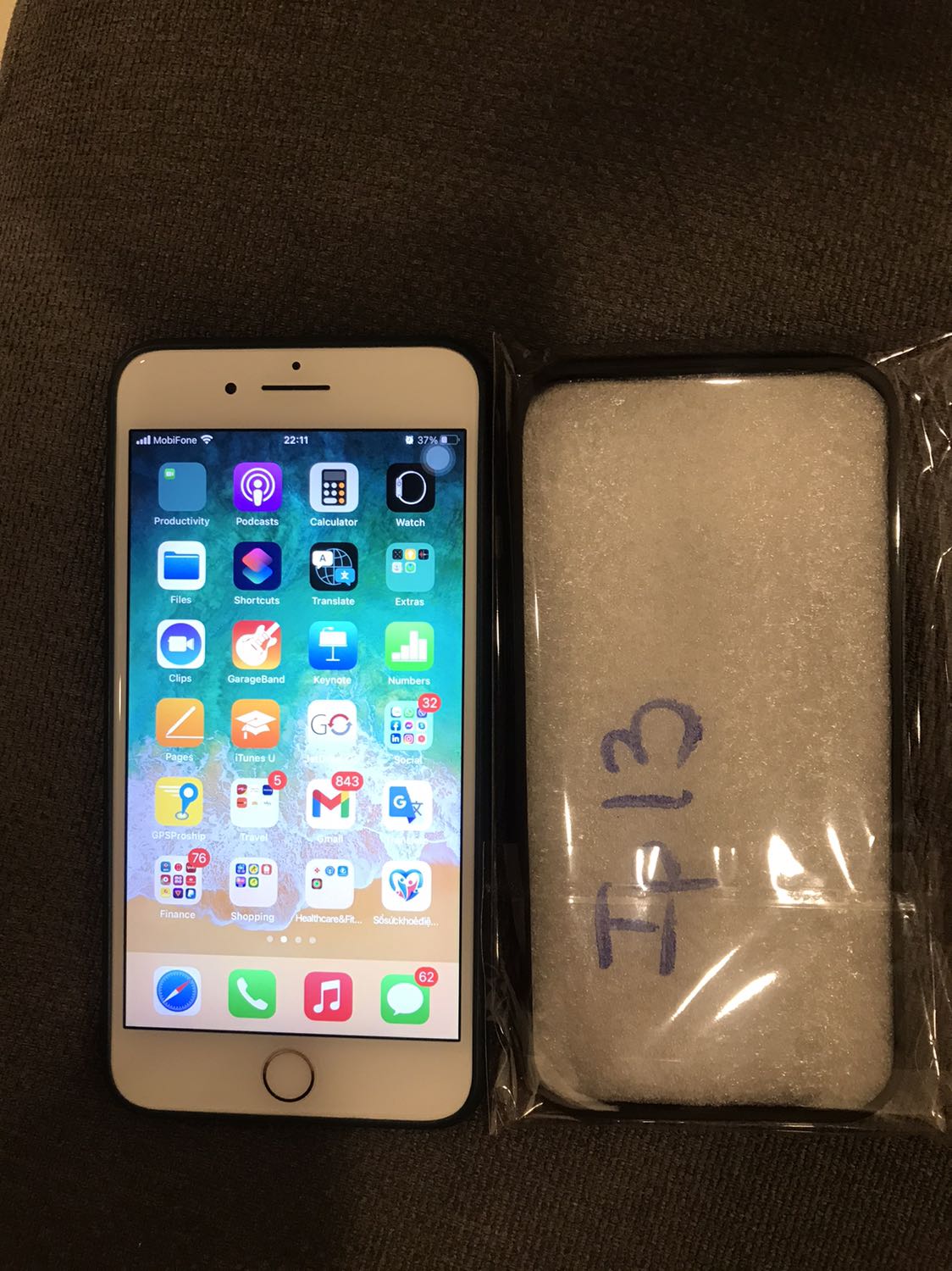 Do mình chưa nhận được điện thoại nên chưa đánh giá được ốp có khít không. Hình thức thì tạm chấp nhận trong tầm giá. Cảm ơn shop đã gởi hàng.