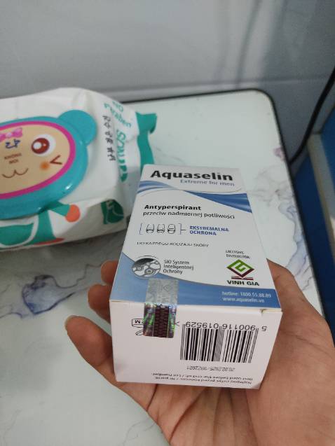 Đc tặng khăn mà ko để ý cắt trúg rách khăn ln :)) Đc tặng khăn mà ko để ý cắt trúg rách khăn ln :))