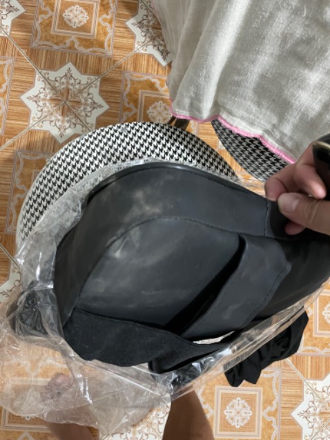 Chất liệu ok nhưng ship hàng nguyên trong bọc mà sản phẩm lại bị bẩn Chất liệu ok nhưng ship hàng nguyên trong bọc mà sản phẩm lại bị bẩn