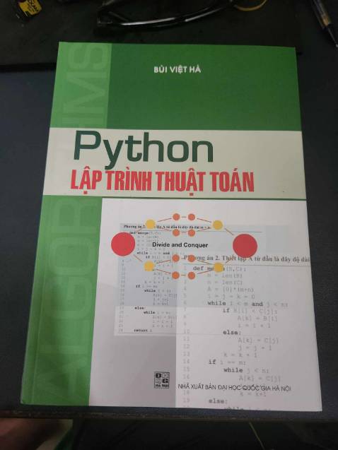 Đánh giá tiki : 0.5/5 giao hàng trễ hẹn, bài ca "thông cảm và xin lỗi", bỏ tiền ra mua mà cứ phải bỏ công ra theo dõi đơn hàng, thúc đẩy đơn hàng, chả biết ai cũng cấp dịch vụ cho ai luôn. Tiki không còn là "tiết kiệm", "Tốt & nhanh" cũng không thấy đâu, chỉ thấy CHẬM và chất lượng dịch vụ đi xuống thẩy rõ.
Chốt 1 chữ Tệ.  

Đánh giá sách: 4/5, sách hướng đến đối tượng là học sinh nên thầy viết rất tường minh dễ hiểu. Muốn xem chi tiết mục lục hay hỏi thêm thì *** có 1 group riêng các bạn có thể search gg là ra.
