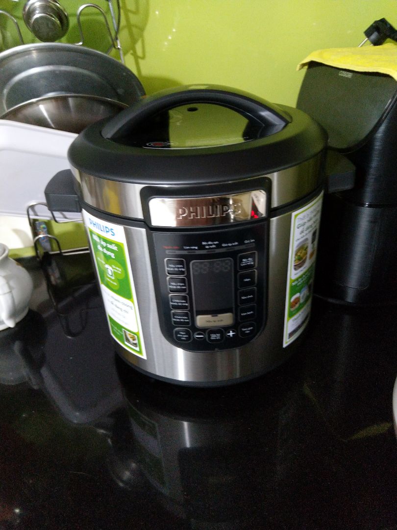 món đầu tiên mình nấu là cháo lươn mình hầm 20' cháo chín hạt gạo nở mềm rau củ mềm mà k bị nát dùng nĩa nghiền ra là có thể cho bé ăn được rồi. dùng nồi tiện lắm nấu ăn nhàn lắm các mẹ ạ. mình mua nồi lúc sale + 150k giảm giá= 2389k quá rẻ luôn ạ! đang hóng để mua chiếc thứ 2 😘😘😘😘