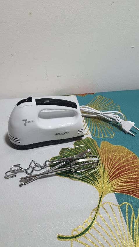 Máy đánh trứng gọn nhỏ, nhẹ. Rất tiện. Giá tốt.