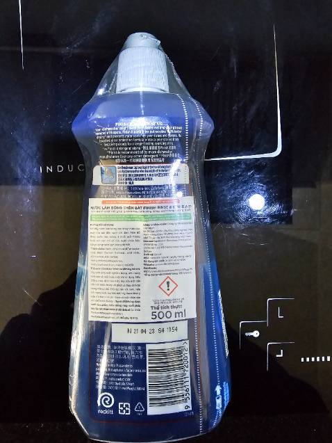 Hàng chính hãng. Tem mác đầy đủ. Mùi thơm dễ chịu.