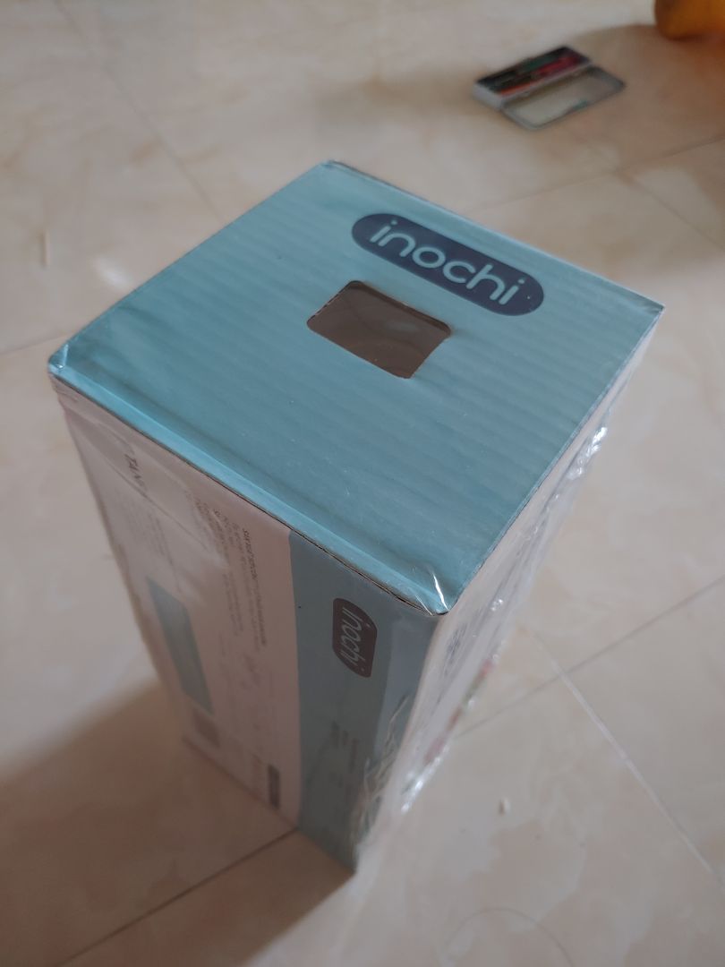 Sản phẩm chính hãng, chất lượng rất tốt. Hàng của Inochi thì yên tâm về chất lượng, đã mua và sử dụng nhiều sản phẩm đến từ inochi rồi.
Giá lần này Shop sale rất yêu thương luôn 152k. 
Màng bọc có dao cắt dạng trượt qua rất dễ dàng, không giống như loại dao răng cưa khác rất khó cắt. Chỉ cần kéo màng bọc ra theo nhu cầu rồi kéo dao cắt chạy qua là okie.