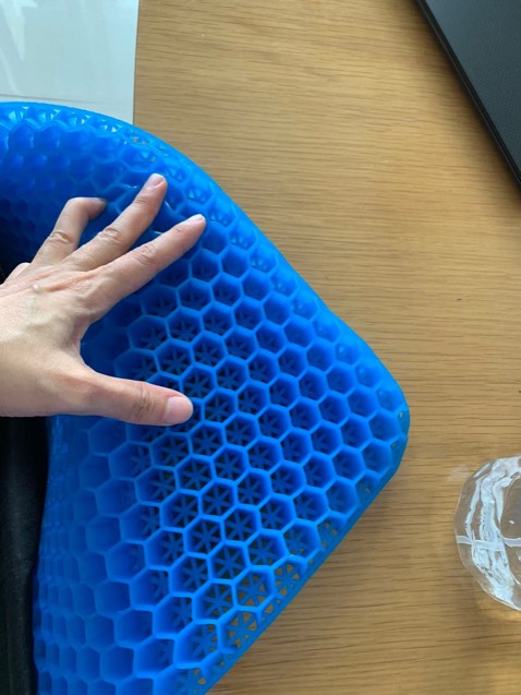 Rất êm mông, ngồi thoải mái, độ đàn hồi tốt.. giá hớp lý.. hài lòng nhé