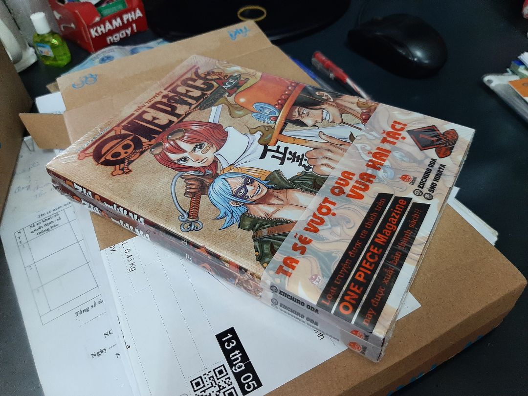 Nội dung chưa bàn đến vì mình chưa đọc
Nhưng, mình thích sách bọc BOOKCARE chứ k thích bọc màng co như này, đã trừ bcare của ngta thì phải bọc cho ngta chứ, thà rằng ghi chú sách k bọc bcare thì chẳng ai nói chi cả. :(