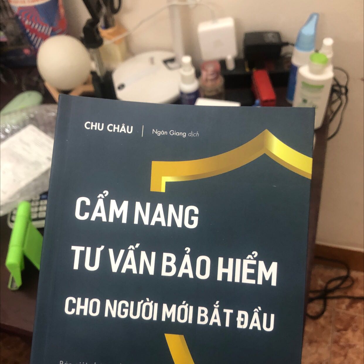 Shop ơi shop ship nhầm sách cho em rùi ạ. Em đặt quyển quản lí tài chính cá nhân mà shop gửi cái này là seo ạ?🥲