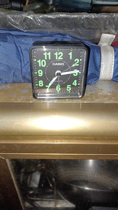 Rất hài lòng, phải gọi nó là đồng hồ báo thức mới đúng, tuy nhỏ gọn nhưng chuông rất to, có cả tem chống giả của Casio nữa