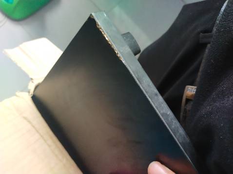 Bàn bị trầy xước hết ở 4 góc. Đóng gói chèn gốc không kỹ. Không biết là do vận chuyển hay do bàn từ cơ sở gửi như vậy. Thấy không hài lòng với sản phẩm. Bàn bị trầy xước hết ở 4 góc. Đóng gói chèn gốc không kỹ. Không biết là do vận chuyển hay do bàn từ cơ sở gửi như vậy. Thấy không hài lòng với sản phẩm.