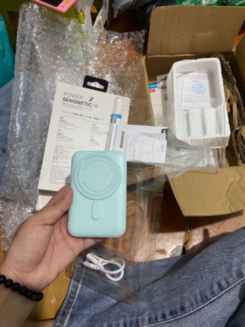 Hàng nguyên tem mới, nhưng hơi xó xài, kén dây, sạc thì lúc dc lúc ko, phù hợp với chế độ sạc ko dây hơn, màu đẹp