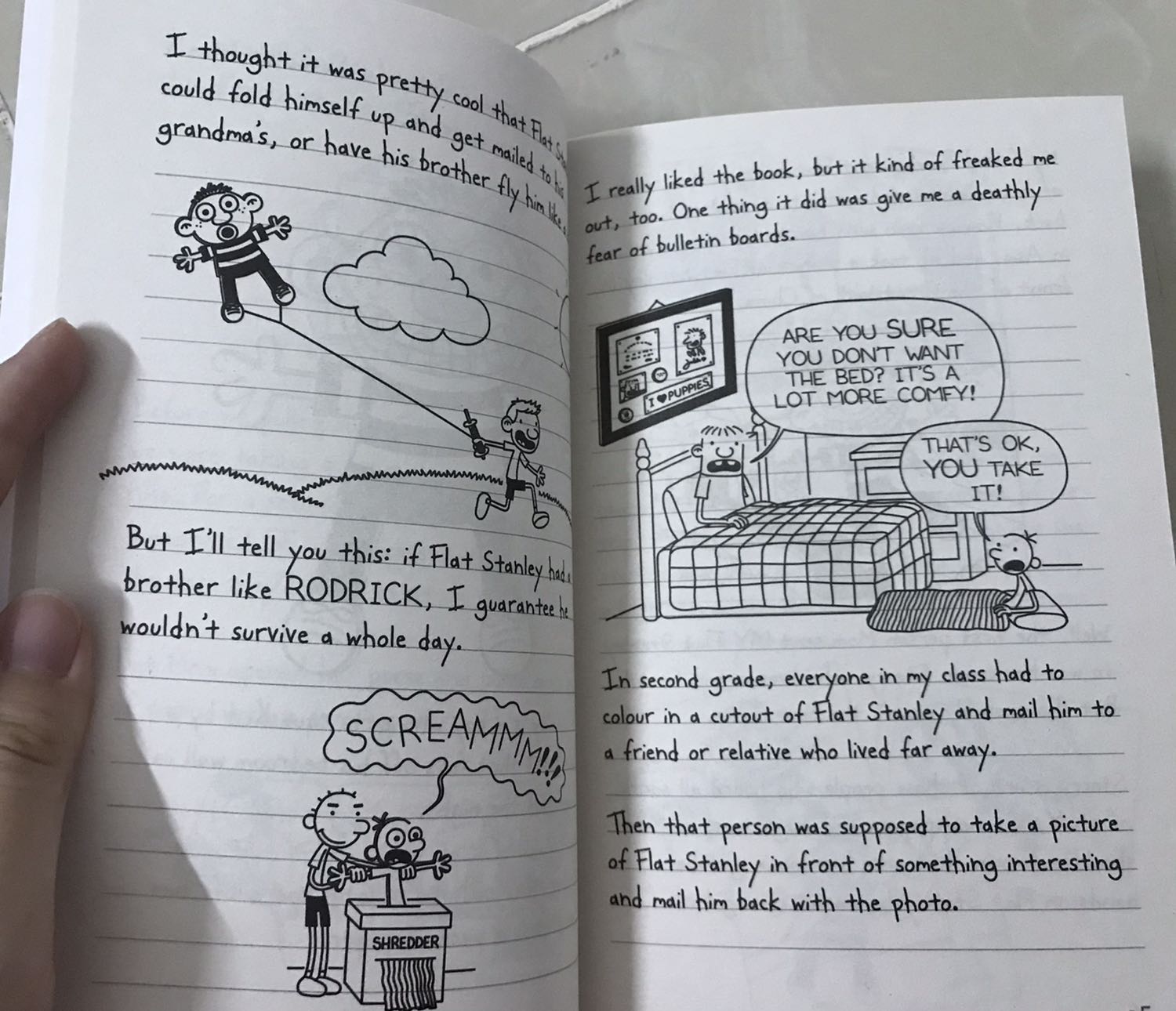 Về hình thức: sách nhìn khá tốt, giao hàng nhanh
Về nội dung: truyện rất hài hước, dí donm, từ vựng trong truyện cũng khá đơn giản nên đọc rất dễ hiểu nữa. Nói chung mình khá hài lòng