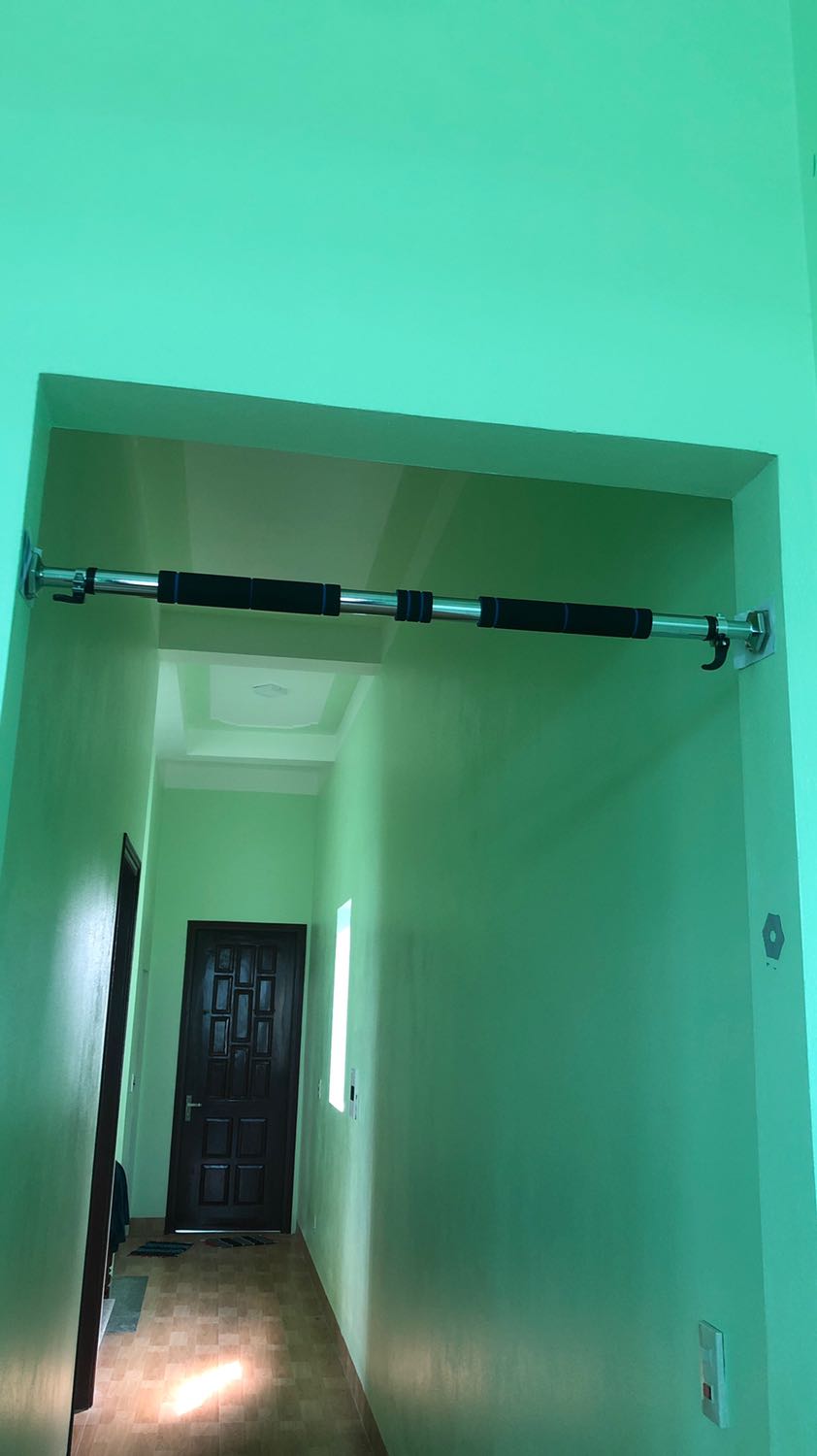 Cũng chắc chắn, mới dùng cũng ok.. nhưng lúc đầu lắp, ko lót gì vào hai đầu.. tường bị lột mất lớp sơn.. Cũng chắc chắn, mới dùng cũng ok.. nhưng lúc đầu lắp, ko lót gì vào hai đầu.. tường bị lột mất lớp sơn..