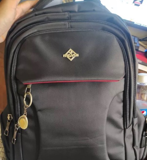 Hàng chính hãng, balo dày dặn chắc chắn, khoá kéo rất thích, shop dễ thương nhiệt tình. Xứng đáng 5 sao nha shop!