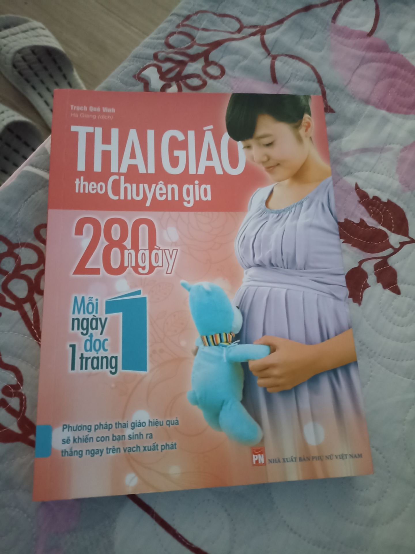 Nội dung sách hay, chương trình thai giáo của sách dễ hiểu, phù hợp với người lần đầu làm mẹ như mình.