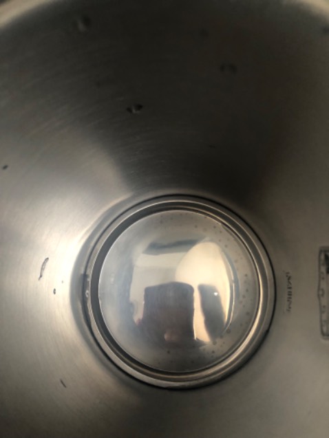 Dùng được hai lần thì rỉ sét và bị đen ở đáy.
Mình yêu cầu trả hàng, đã thu hồi hàng rồi nhưng vài ngày sau xem lại thì thấy báo đã huỷ yêu cầu. Không hiểu đc. Hiện tại mình mất tiền mua mà sp trả lại rồi thì cũng mất luôn. Ý là sao??? Dịch vụ quá kém. Mình không hiểu lỗi ở khâu nào. Nhưng rất thất vọng.