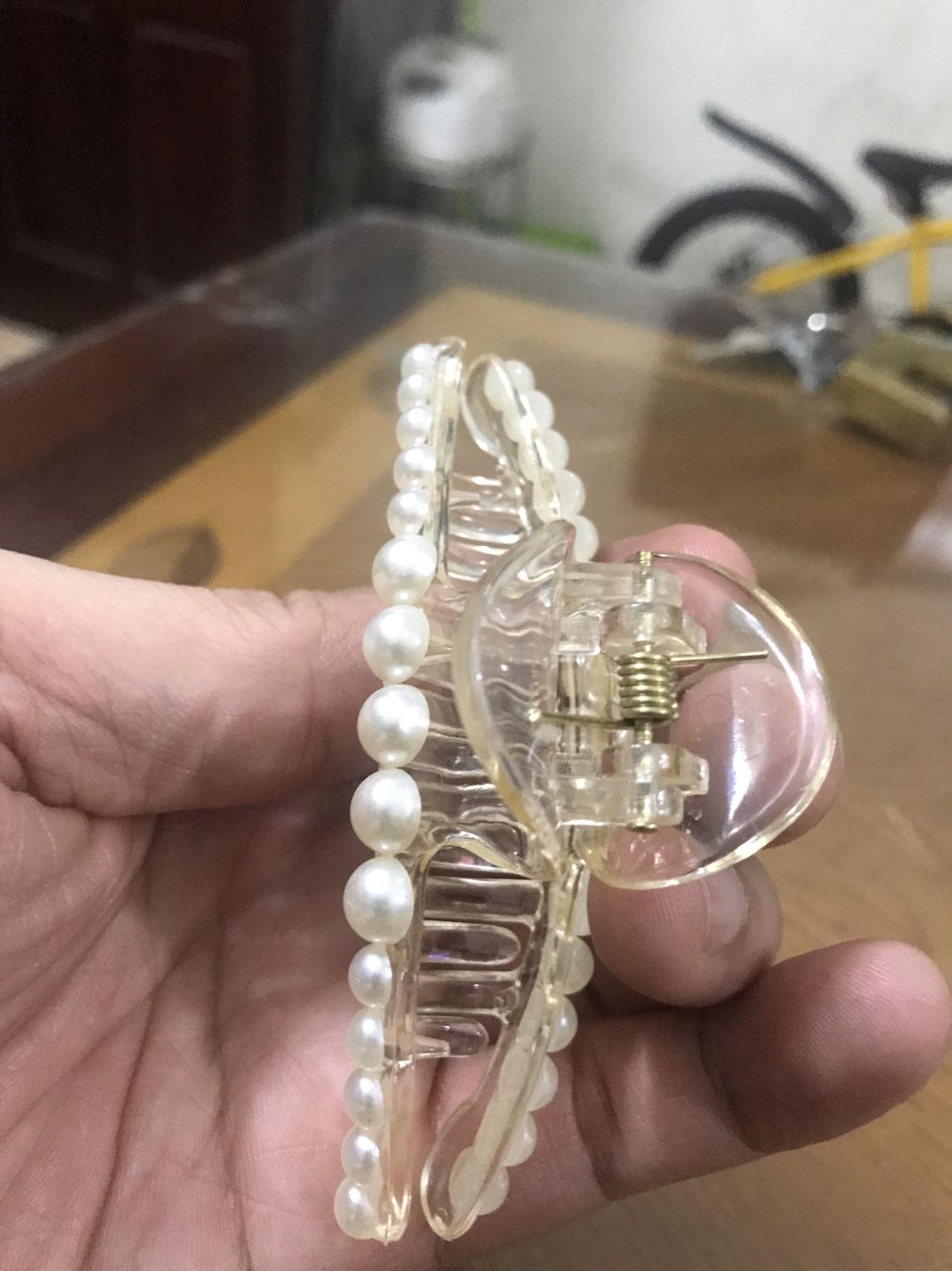 Quảng cáo một đằng, giao hàng một nẻo.