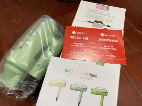 Mình thấy máy ok, mảu rất dễ thương, máy cũng mạnh nữa. Có phiếu bảo hành đàng hoàng, có tem chống hàng giả, tiki thì giao hàng đúng hẹn và nhanh 🥰