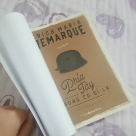 Sách ừm ừm mỗi tội trông hơi nhiều móp mà cứ cấn cấn s í