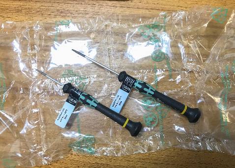 Sau lần trước shop gói cây thước kẹp hơi vội vã, lần này hàng được chèn chống sốc kỹ và có hộp riêng của shop rất cẩn thận như truyền thống của shop. Mình rất thích điều này. Hàng rất chất lượng.