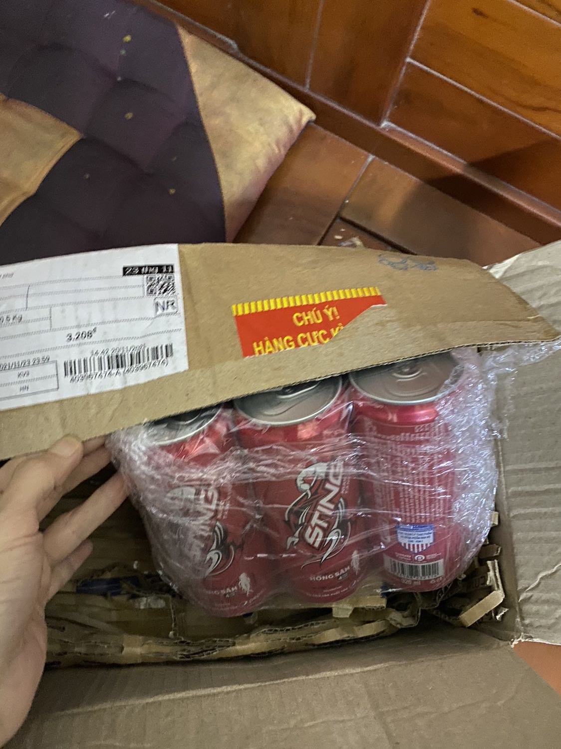 Hàng đóng gói cẩn thận,mua đợt km dc tặng thêm 1 lốc sting đỏ nữa :). Chất lượng ok. Hạn sd mới sx còn dài. Sẽ ủng hộ tiếp :)