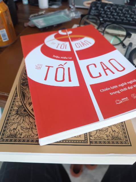 Cực kì khó chịu khi chuyển sách bọc hời hợt làm mép bị cấn móp méo