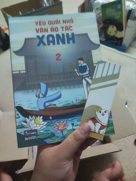 Nội dung hay nét vẽ xinh xỉu ảnh bìa cũng đẹp nữa nhìn mát mắt mà bookmark bị cong tý xíu buồn nhiều chút 😞