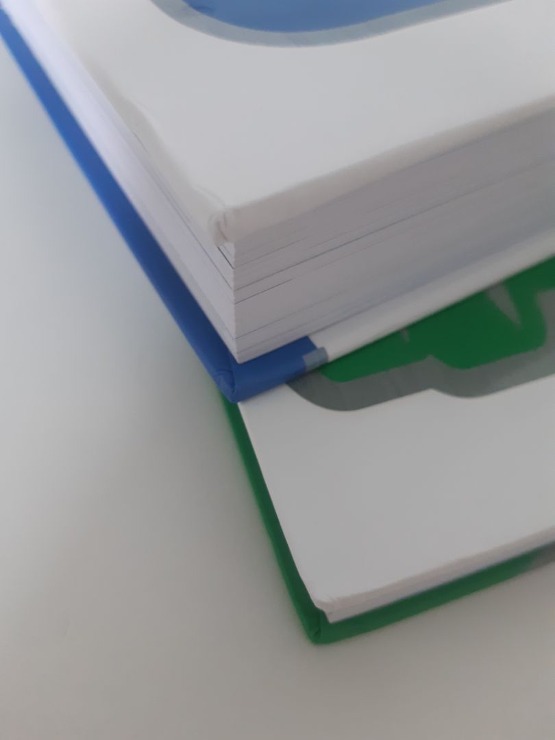 khi nhận hàng thì thấy nguyên seal, tuy nhiên mấy góc bìa thì lại bị móp xíu. hơi buồn nhẹ :< được cái săn sale được -41%, giao hàng nhanh, nhìn tổng thể vẫn cho 5 sao đc nè