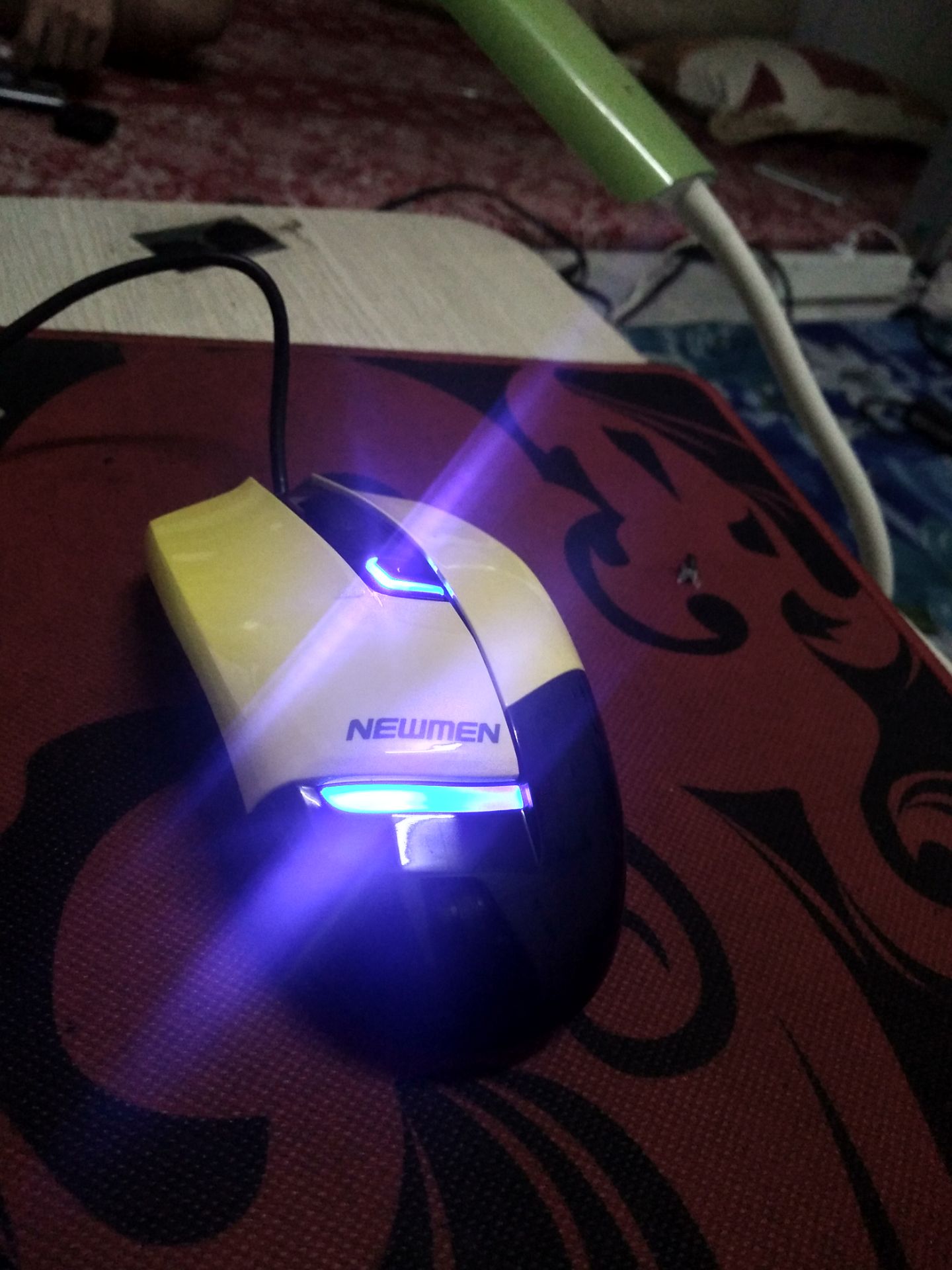 Chuột rất đẹp, cầm rất vừa tay, giao hàng nhanh nữa! Nếu có nhu cầu tiếp theo sẽ ủng hộ shop dài dài! Chuột rất đẹp, cầm rất vừa tay, giao hàng nhanh nữa! Nếu có nhu cầu tiếp theo sẽ ủng hộ shop dài dài!