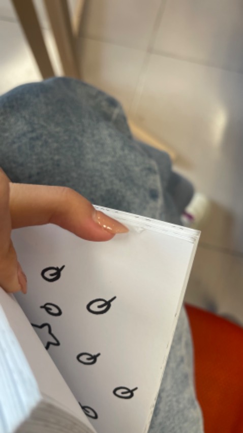 shop đóng hàng cũ, bị bẩn và quăn