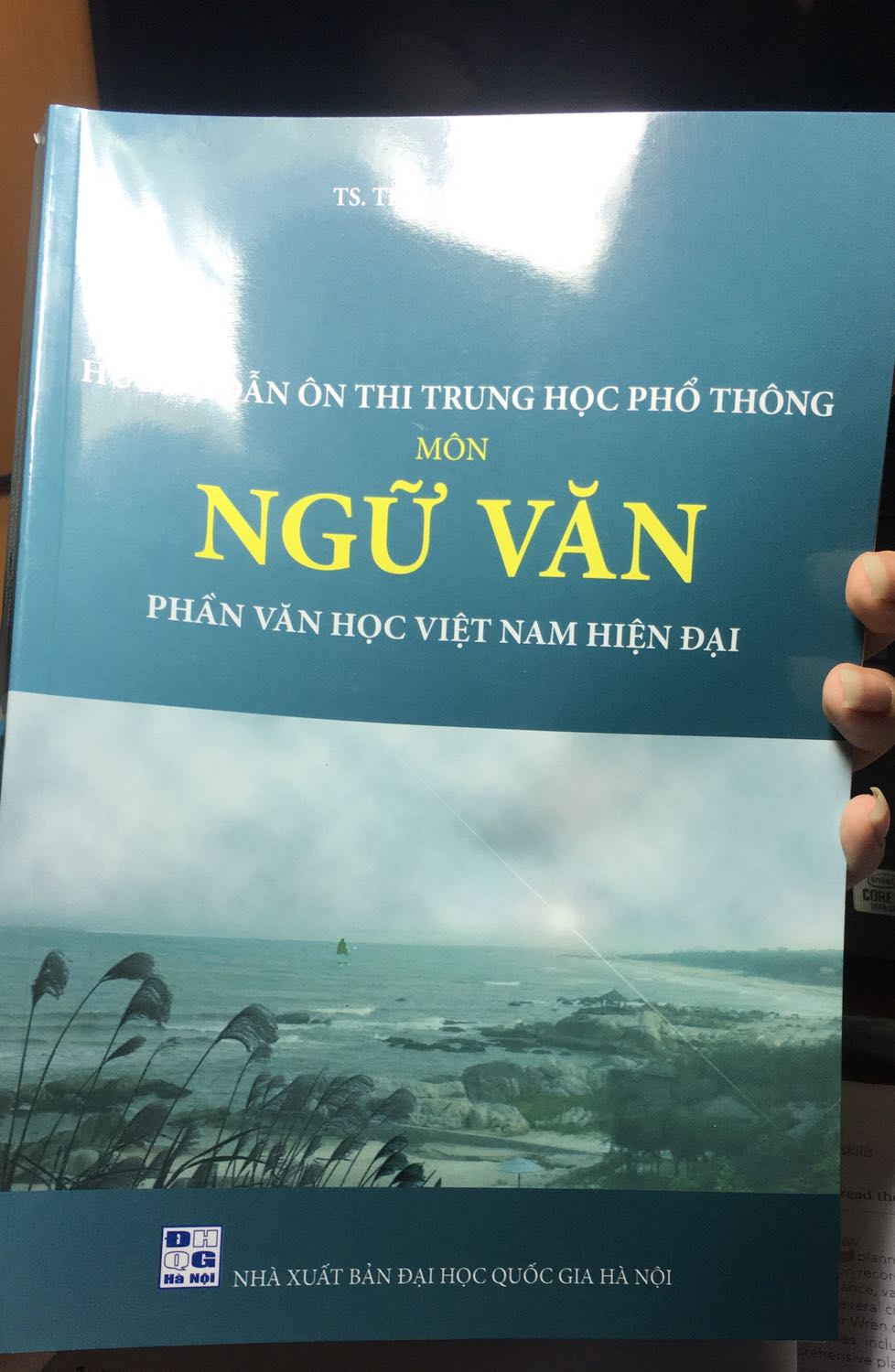 •	Sản phẩm rất xinh đẹp tuyệt vời, tôi không thể trông đợi gì hơn. Cảm ơn nhà cung cấp, nhà sản xuất, cảm ơn người bán hàng, cảm ơn sàn thương mại điện tử, cảm ơn người vận chuyển để tôi có cơ hội dùng sản phẩm tốt như thế này.

•	Hàng đóng gói rất đẹp. Quả nhiên người bán đã gửi gắm rất nhiều tâm tư và tình cảm trong lúc gói hàng. Hộp không có dấu hiệu bị móp, chứng tỏ bộ phận vận chuyển đã nâng như nâng trứng, hứng như hứng hoa. Xin nghiêng mình cảm ơn vì tất cả.

•	Thời gian vận chuyển rất hợp lí. Tôi đã đặt hàng với tâm thế hào hứng chờ đợi để được trải nghiệm sản phẩm và tôi không hề bị chờ mỏi cổ. Có thể thấy bên vận chuyển không quản ngại thời tiết và đường xá xa xôi để đưa sản phẩm cho tôi trong thời gian ngắn nhất.