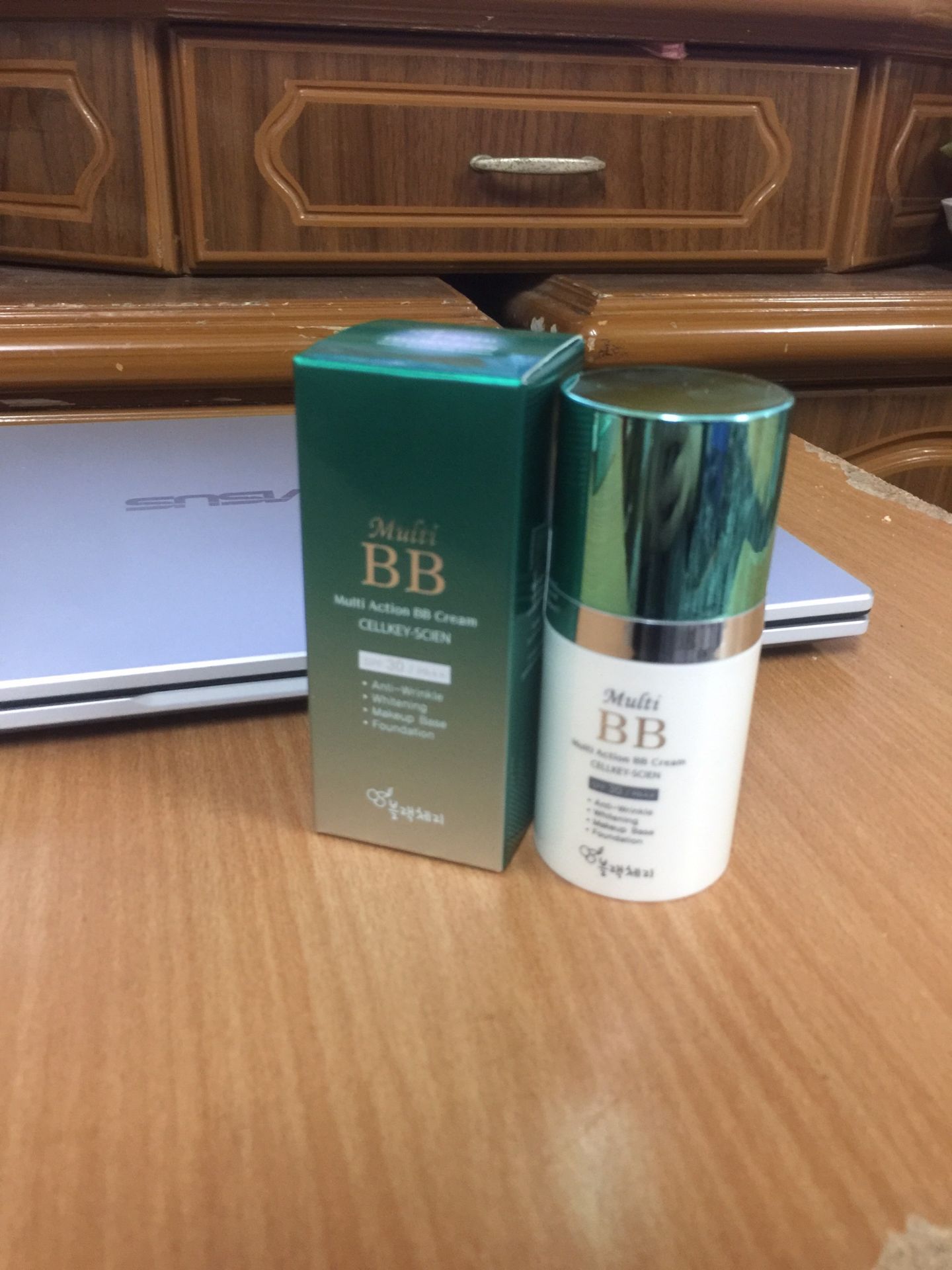 shop nhiệt tình kinh khủng, giao hàng nhanh 2 ngày đã có rồi. sản phẩm dùng thích che khuyết điểm nhìn kì diệu cực luôn ý nói chúng thích lắm luôn ưng quá nè