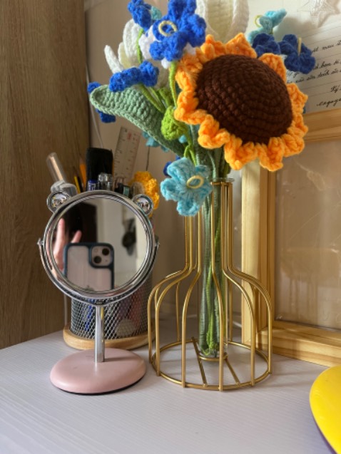 bình hoa siêu xinh xắn, gọn nhẹ, trang trí bàn làm việc cực cute 😗 bình hoa siêu xinh xắn, gọn nhẹ, trang trí bàn làm việc cực cute 😗