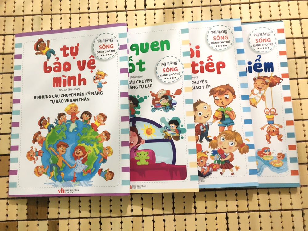 Sách hay, nội dung bổ ích, giúp bé trang bị được nhiều kỹ năng sống cần thiết, màu sắc đẹp, bé nhà mình rất thích 👍