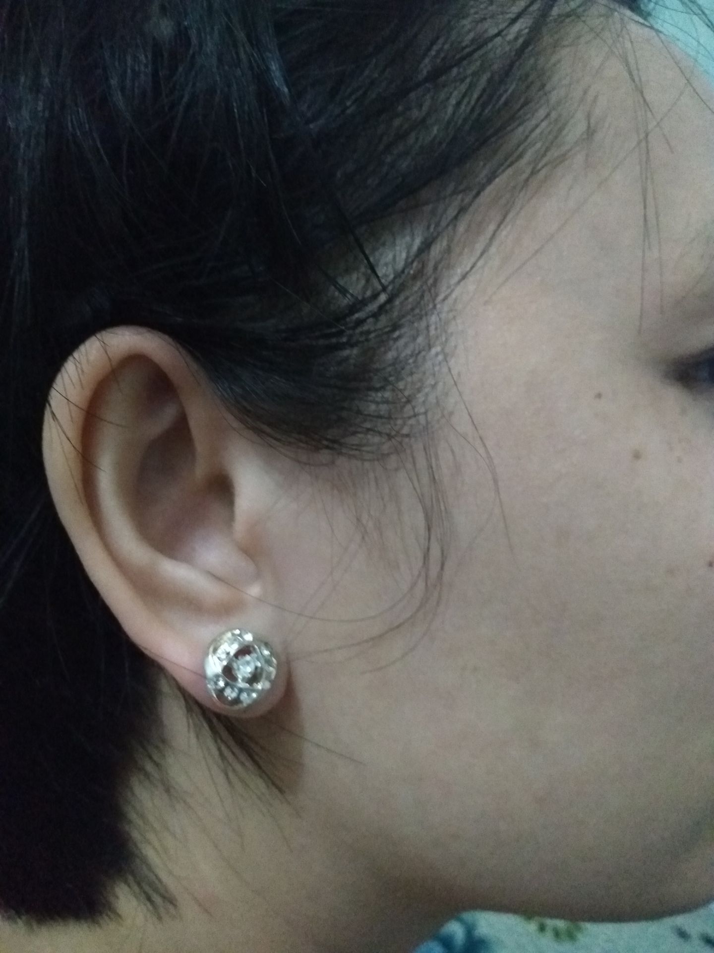 Nhìn sáng và đẹp. 2 mẹ con mình chia nhau dùng ?