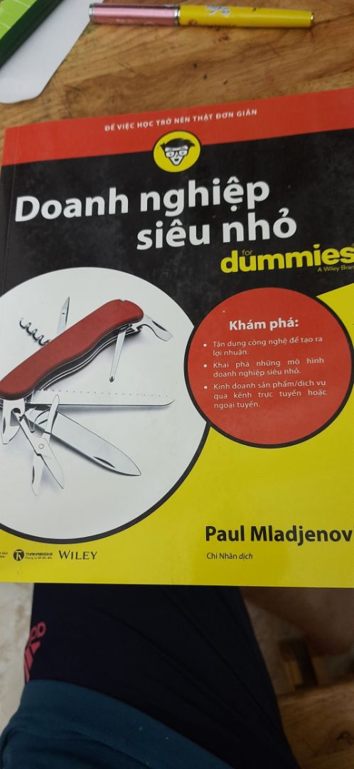 sách dày, chất lượng giấy in tốt, giá tốt, cũng đáng để đọc nha, chúc mọi người vui vẻ