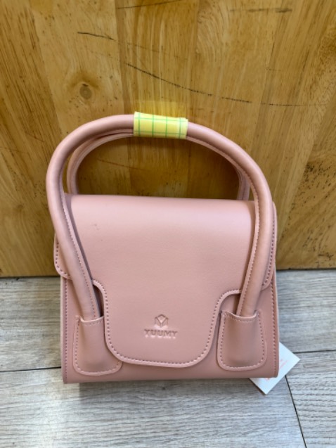 Chất liệu da mềm mãi nhỏ nhỏ xinh xinh nhìn rất đáng yew mình thích lắm mn nên thử vì rất dễ dùng cảm ơn shop nhiều ạ🥰