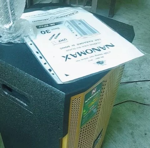 Loa chất lượng, nghe nhạc hay, âm thanh lớn, micro ca cũng nhẹ. Theo tụi rất nên mua nha mọi ng!