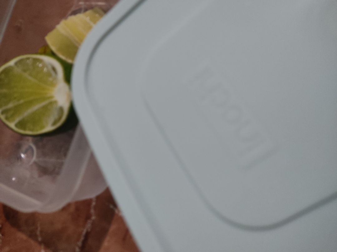 giao hàng vào mùa dịch nên rất rất lâu. sản phẩm đẹp. cảm nhận cá nhân thì nắp hộp không chắc và đủ kín.