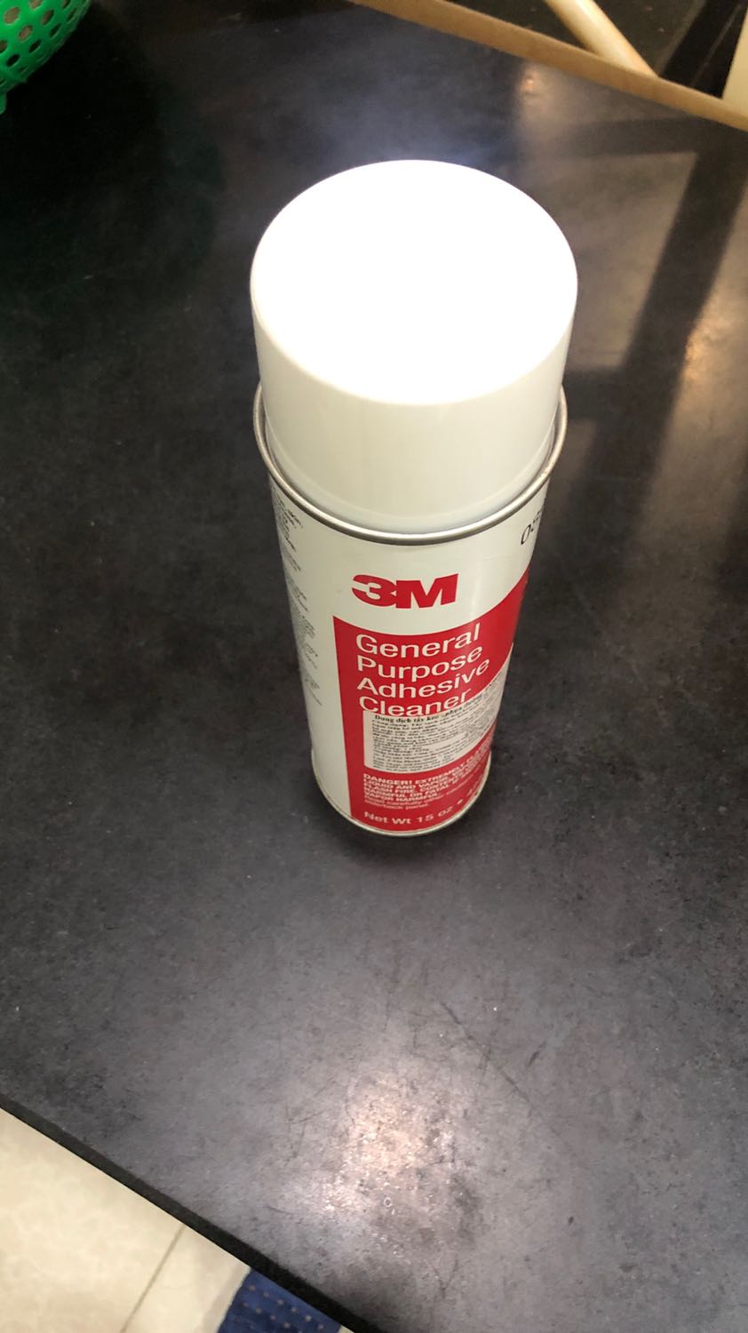 Chai tẩy 3M thực sự rất hữu dụng luôn nha,trước đây khi chưa biết đến ẻm thì mình rất vất vả để loại bỏ những vết băng keo trên đồ dùng mà vẫn không sạch hết được mình thực sự khó chịu với những vết băng keo nv. Từ ngày rước ẻm về mọi chuyện nhẹ nhàng hơn nhiều! ?