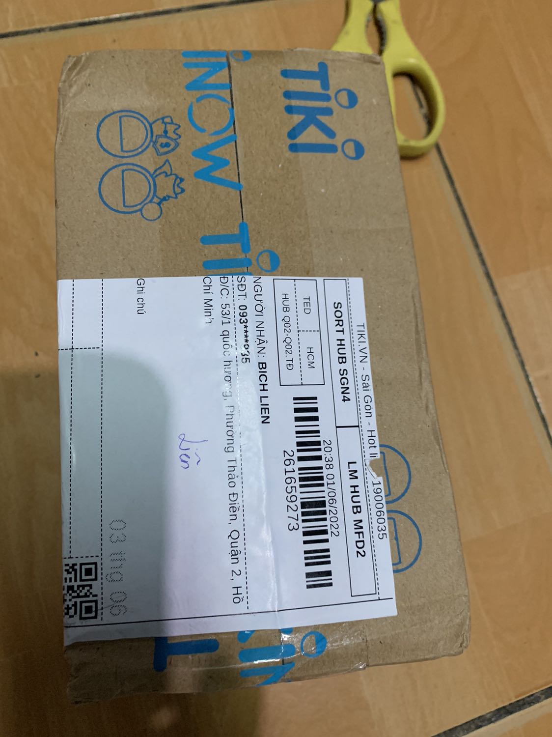 Tiki giao hàng nhanh mới đặt tối hôm qua hôm nay đã nhận được hàng. Đóng gói oke, hàng nguyên seal, nhưng ko có tem chống hàng giả, giá cả hợp lí. Hy vọng dùng tốt sẽ ủng hộ shop!
