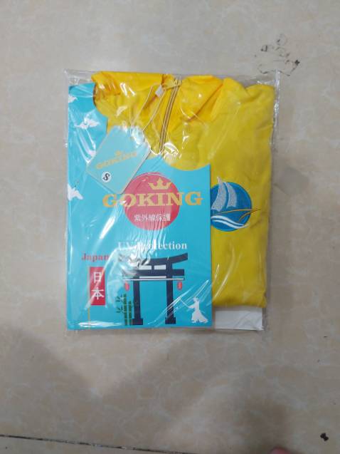 màu vàng đẹp, mua cho thắng anh mà không có size nhỏ cỡ thắng em, shop làm thêm size nhỏ nữa thì tốt biết mấy