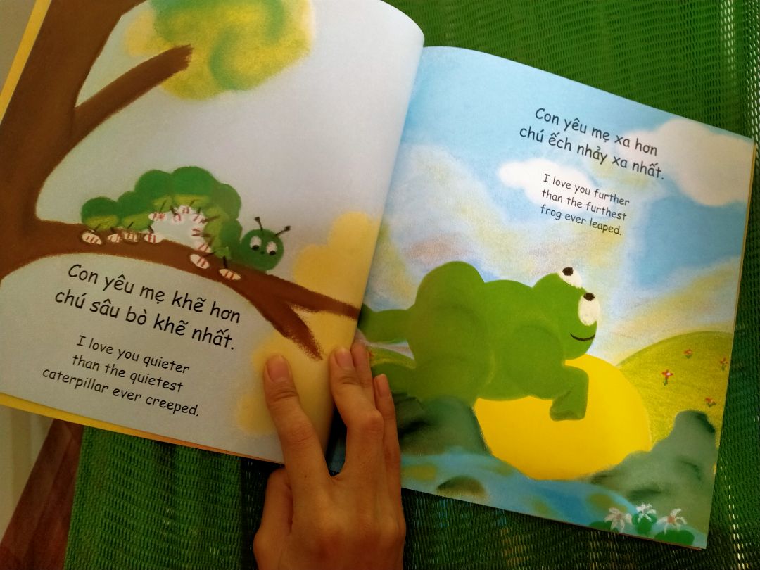 đóng gói cẩn thận, sách to hơn mình tưởng, giấy dày dặn. Sách 2 chiều k giống mình tưởng tượng lắm