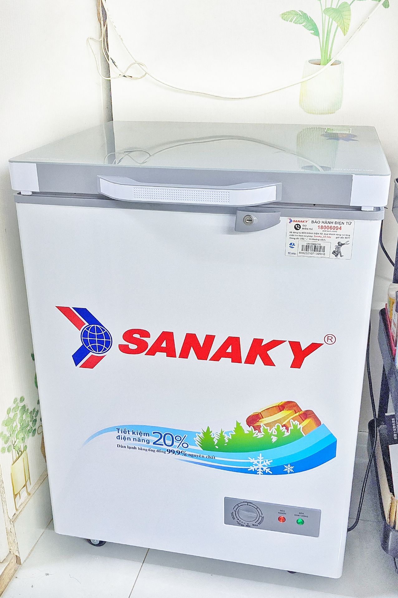 Tuyệt vời, trong mùa dịch giao hàng khó khăn mà shop vẫn cố gắng giao cho mình, mình rất vui. Bạn giao hàng dễ thương, vui vẻ lắm. Sản phẩm tốt, chạy êm, chứa được rất nhiều đồ, phù hợp cho gia đình 4-6 người, hướng dẫn sử dụng rỏ ràng, dễ hiểu 👍👍👍👍👍👍👍