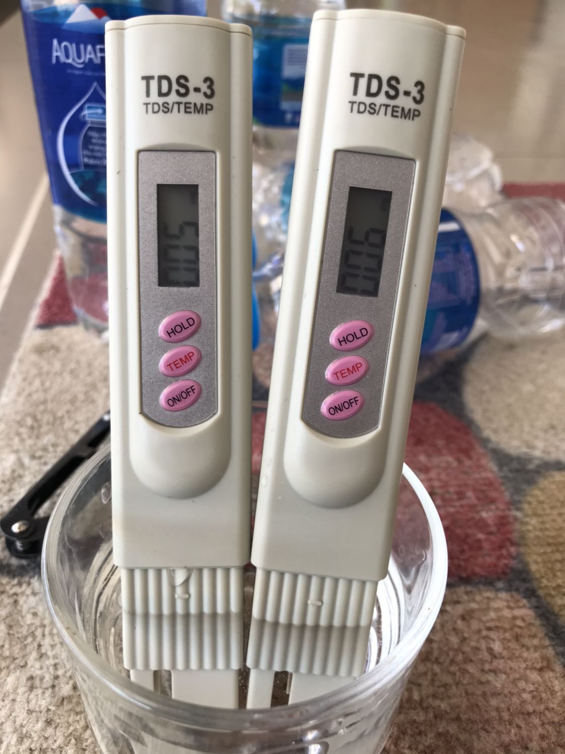 Hàng mới về, ship đúng hẹn, so sánh hai bút có chỉ số sai lệch không đáng kể. Chấp nhận được.