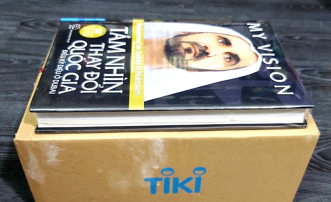 Sách mới về chưa kịp đọc nhưng hứa hẹn nhiều điều thú vị vì mình đã đọc qua review. Sách đẹp, giấy xốp nhẹ, cầm vừa tay. 
Dịch vụ Tiki thân thiện với người dùng. Sách được đóng hộp cẩn thận. Giao đúng hẹn dù trong thời gian phong tỏa toàn tp. Nhân viên giao hàng nhiệt tình. Like & Thanks!